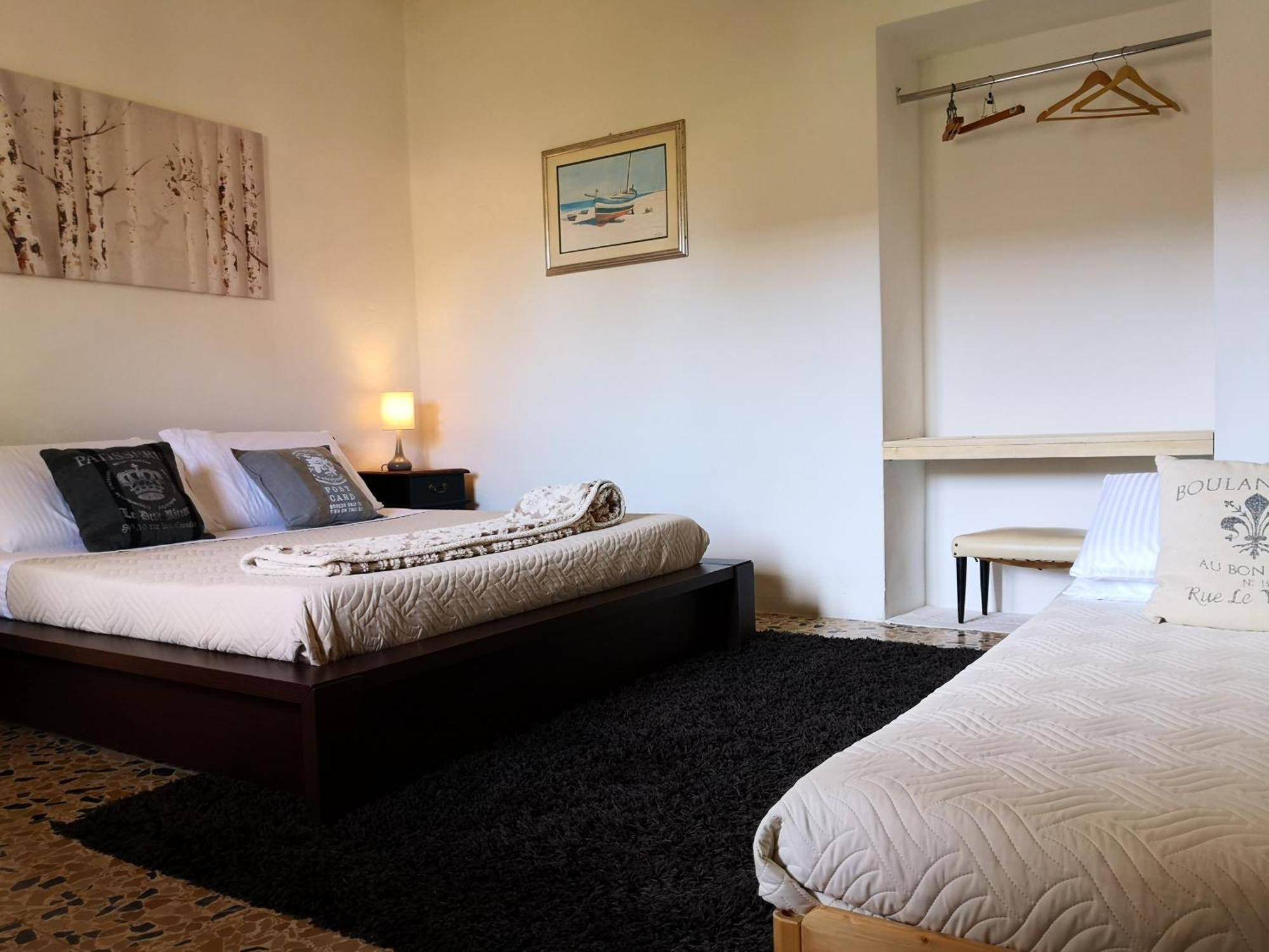 Zia Chiarina Bed and Breakfast San Nicolo Gerrei Rum bild