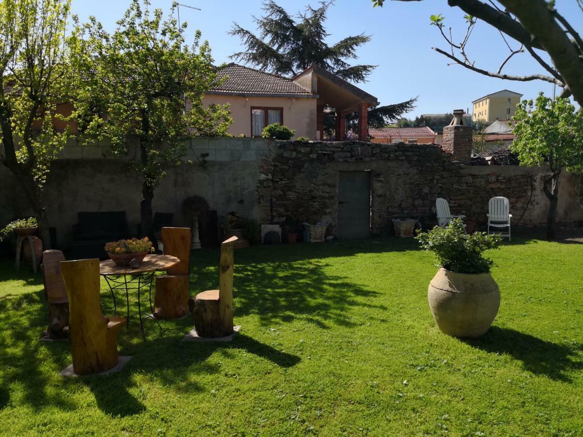Zia Chiarina Bed and Breakfast San Nicolo Gerrei Exteriör bild